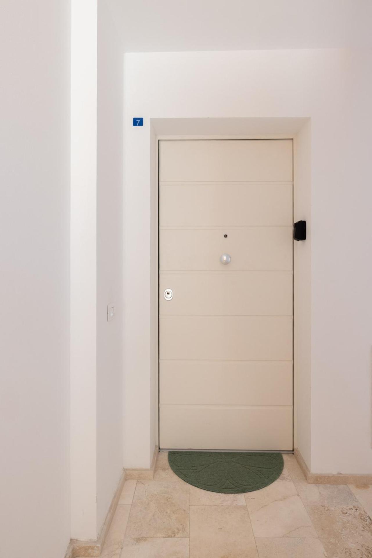Ampio Monolocale Nel Centro Storico Di Siena Apartment Bagian luar foto